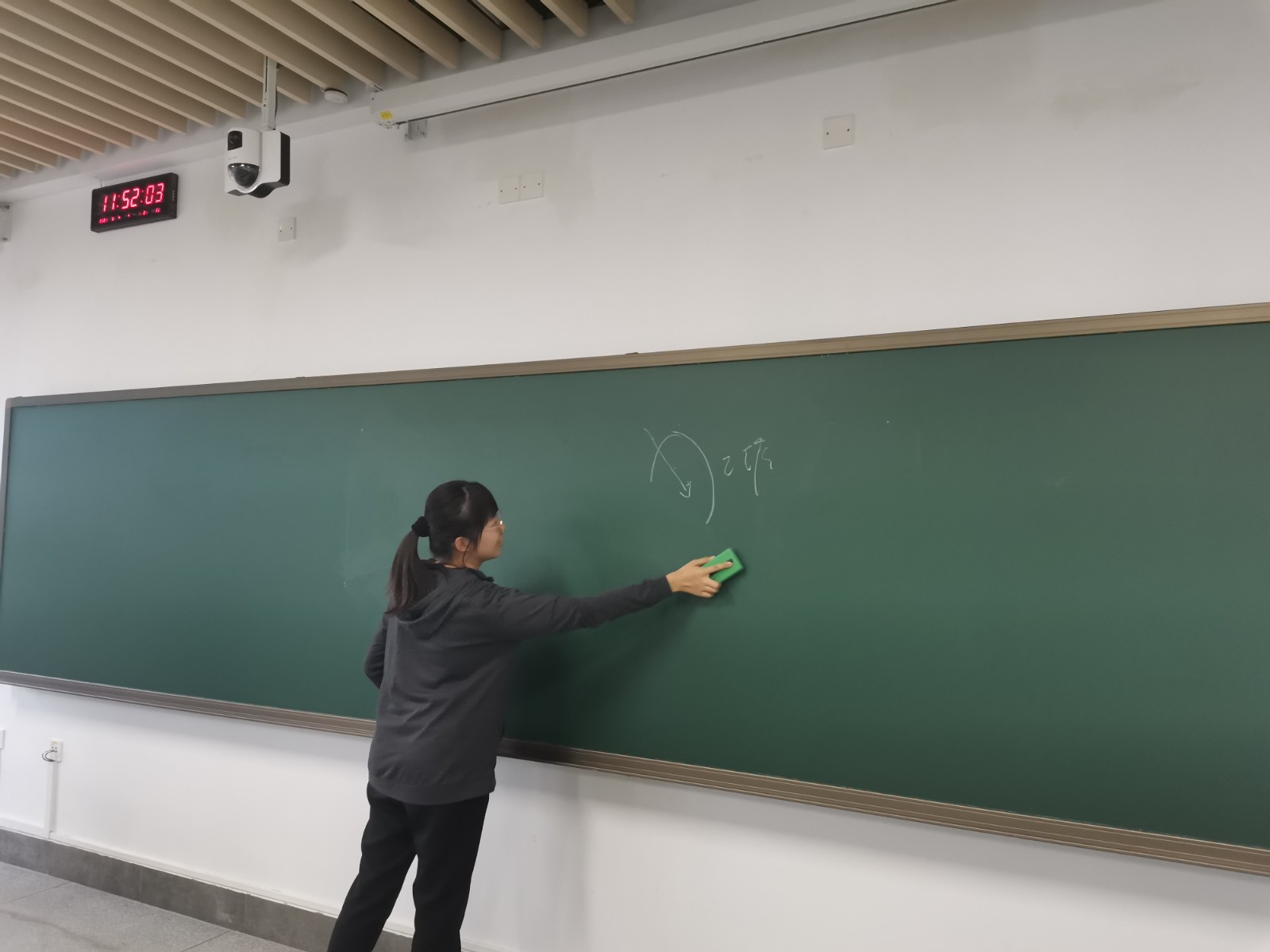 1614906610865024931.jpg