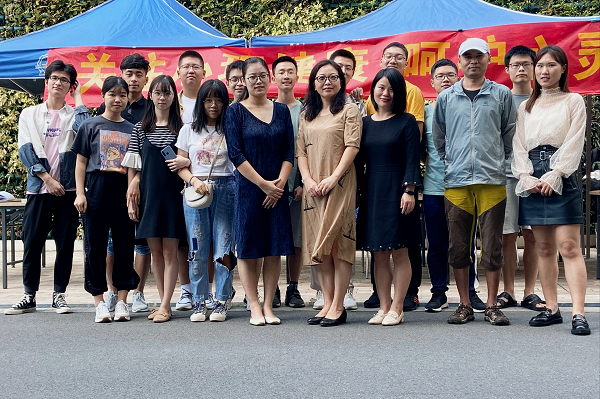 1602574255631036473.png 合影.png