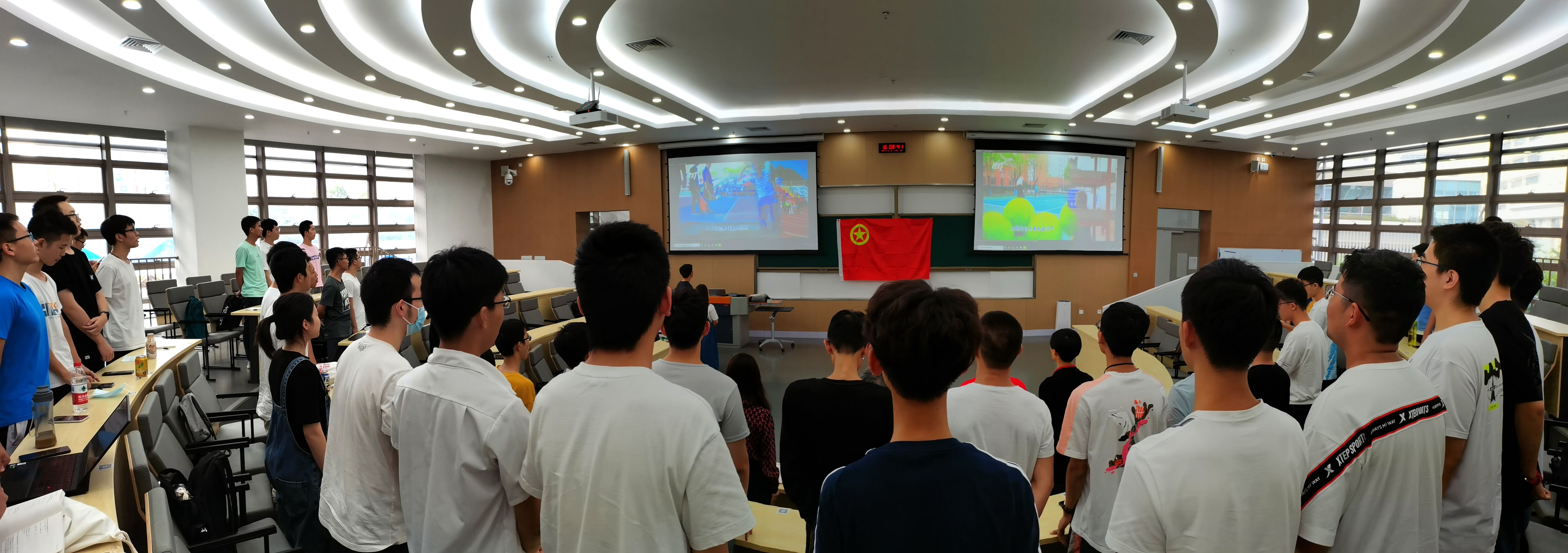 1603373748624088942.jpg 1 齐唱校歌.jpg