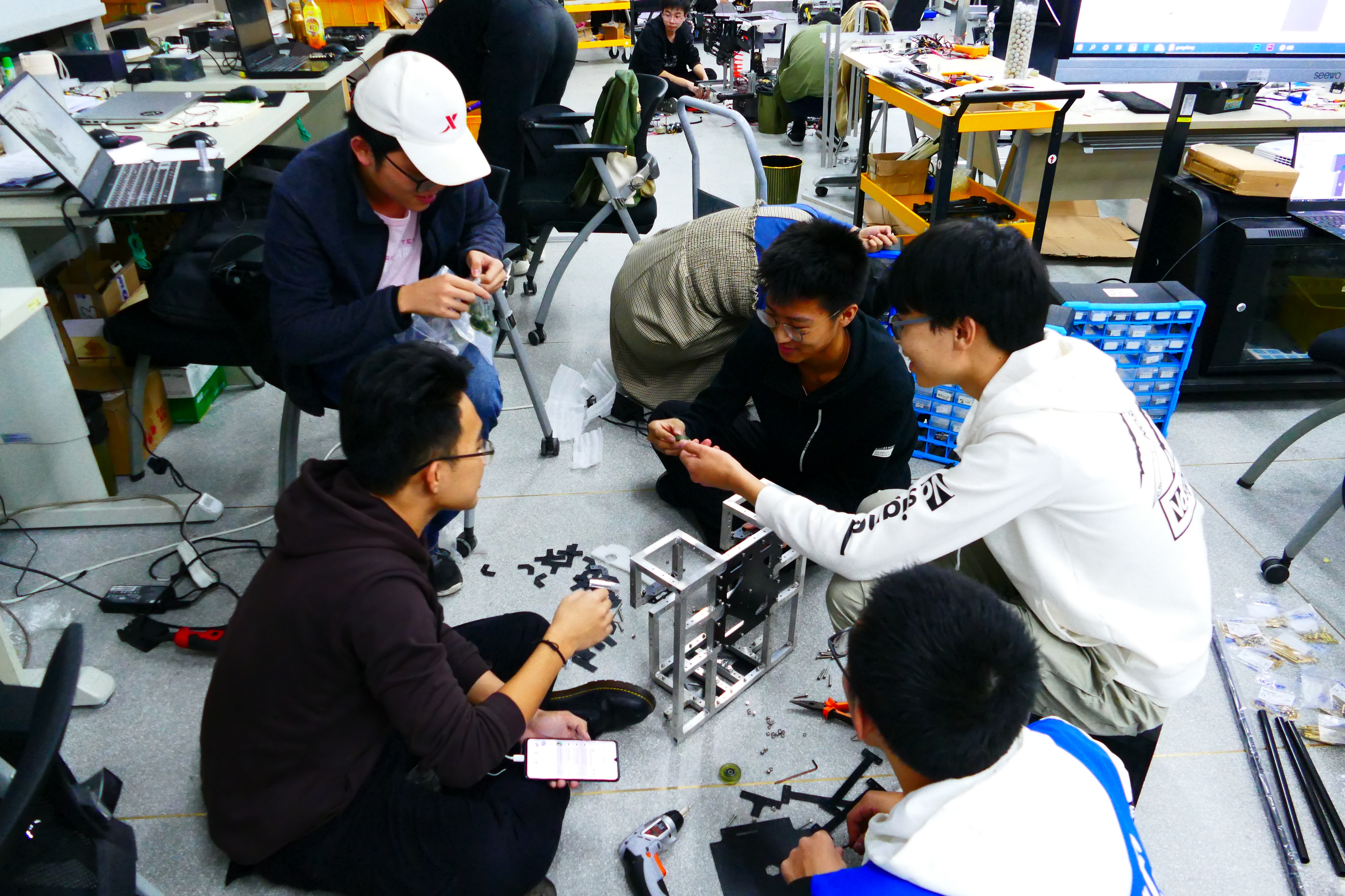 1600156527937076436.jpg 调试机器人.jpg