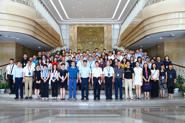 1564562646074046049.jpg 合影留念.jpg