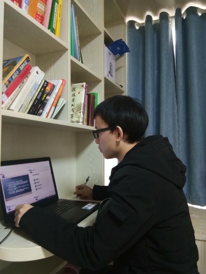 1583197938907012981.jpg 666学生听课8.jpg