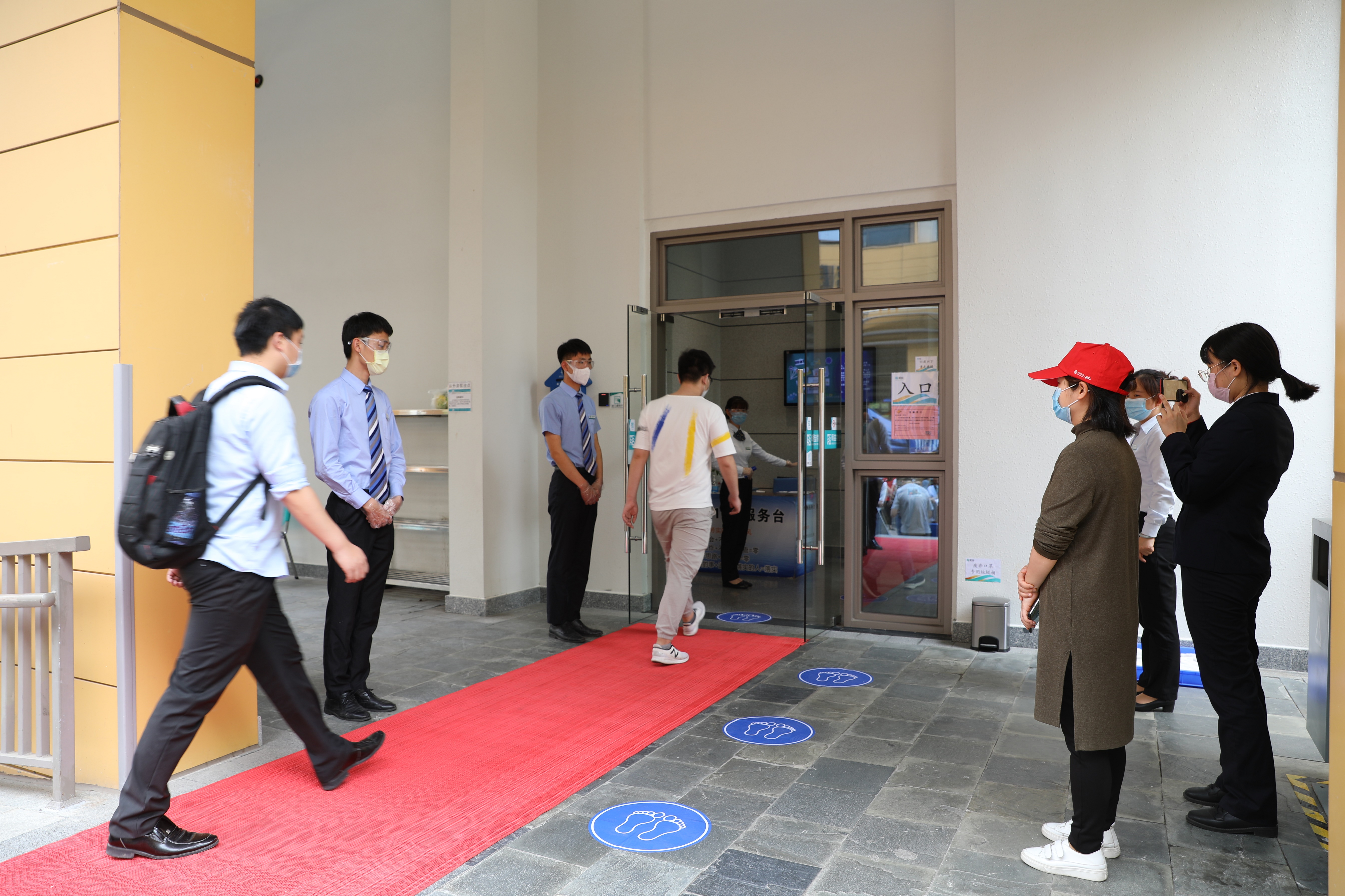 1587125669285025143.jpg 宿舍等候2.jpg