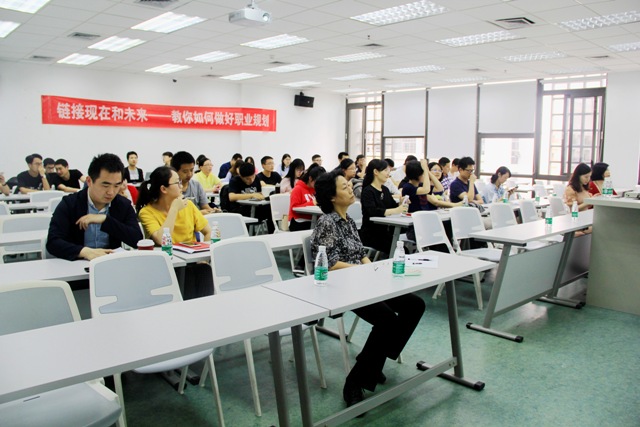 1524901044576044439.jpg 2现场观众.jpg