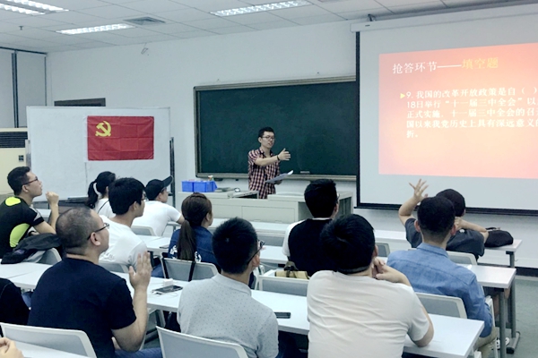 1521797715764017653.jpg 比赛现场_副本.jpg