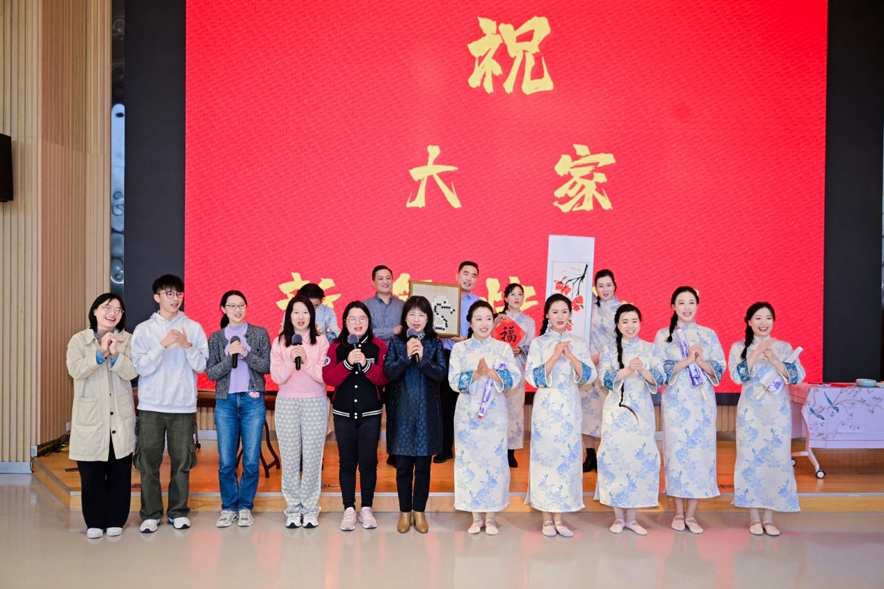 1735910229382090599.png 图片12.png