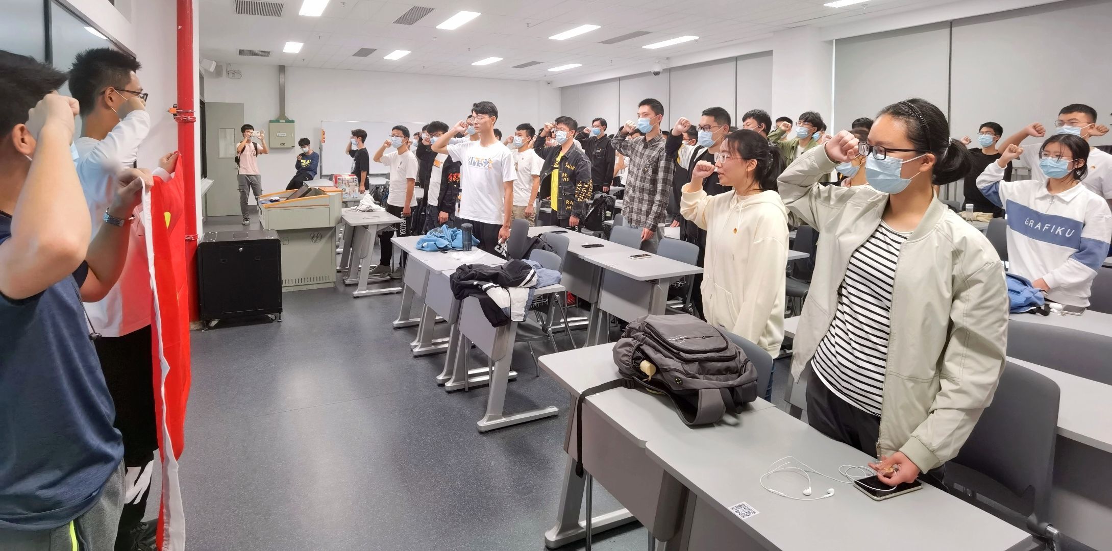 1636090077730089489.jpg 2021级7班团支部团日活动照片-誓词.jpg