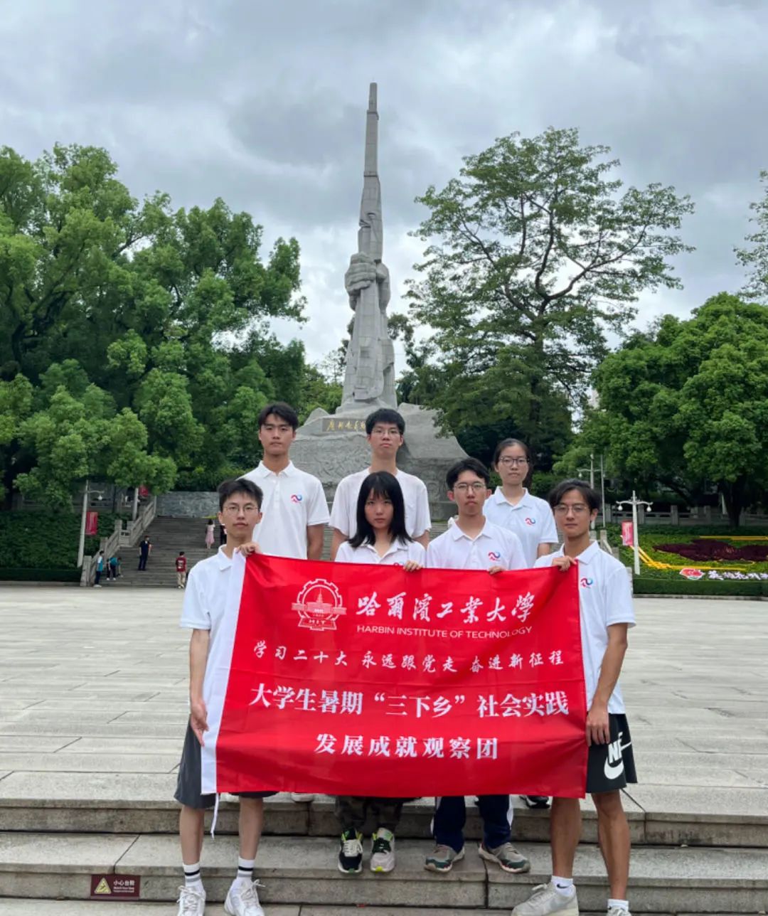 1693475788802049918.jpg 陵园.jpg
