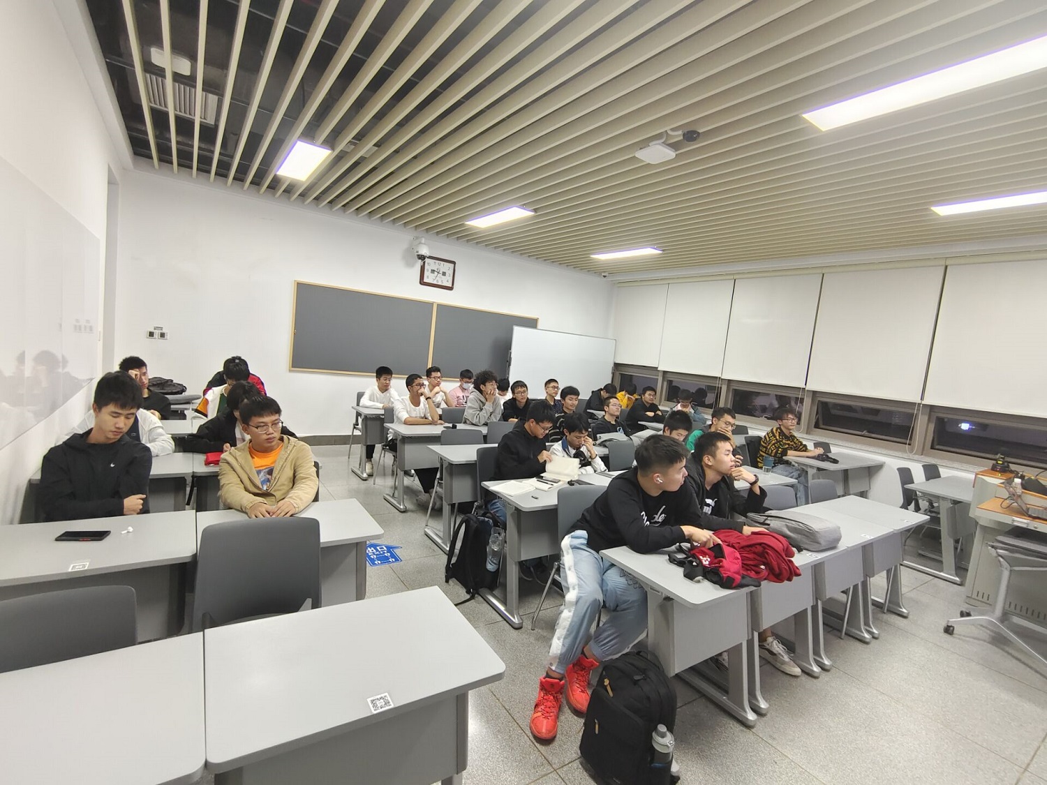 1636089172896041972.jpg 团会进行中2.jpg