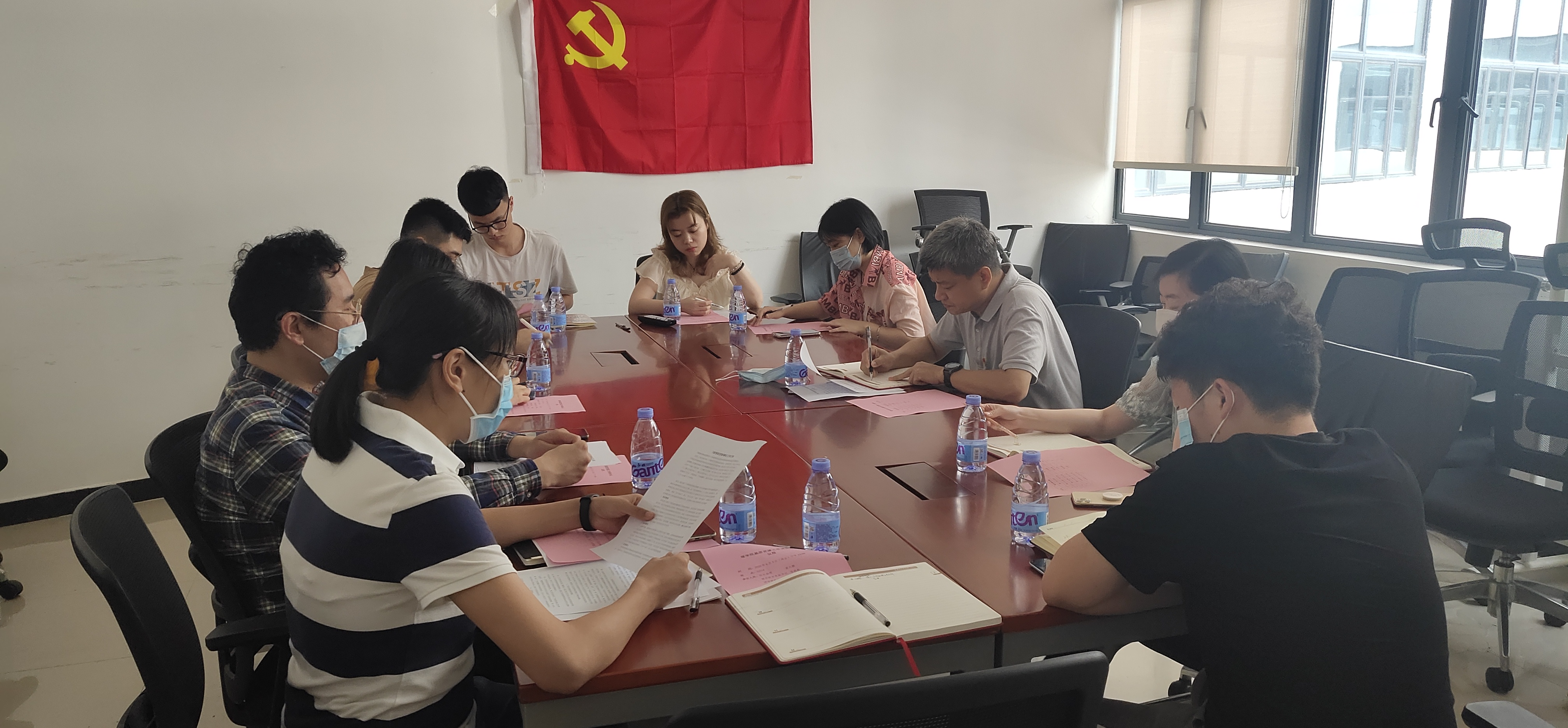 1593770851696020806.jpg 梁助理.jpg