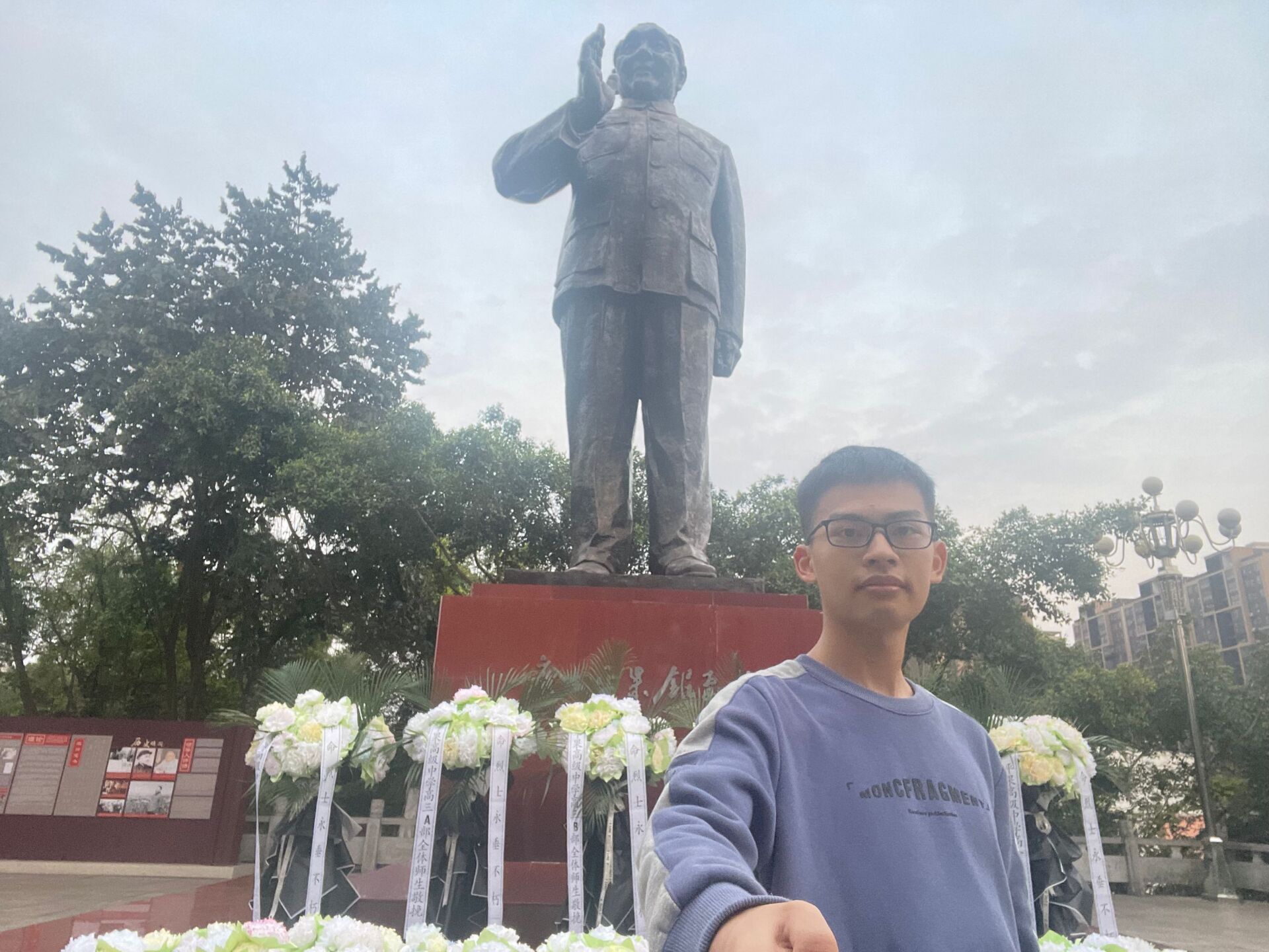 1653622824579054391.jpg 梁书乾-百色市邓公山.jpg