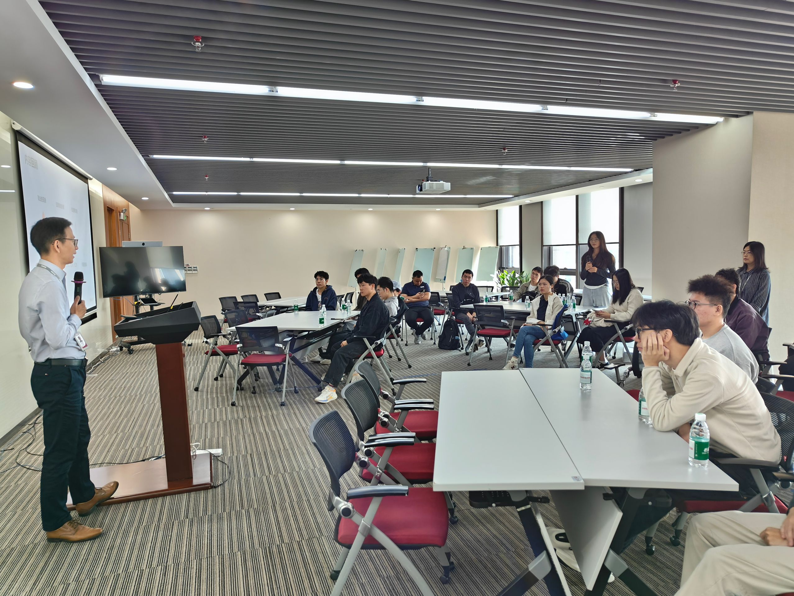 1733388867874011365.png 职业规划与就业指导座谈.png