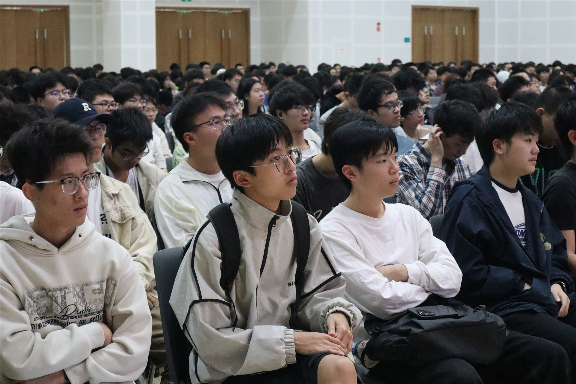 1743075138746039582.jpg 1听讲2.jpg