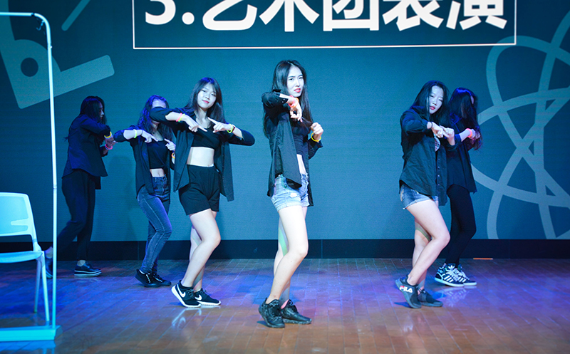 1510534231084041871.jpg 图3:艺术团舞蹈.jpg