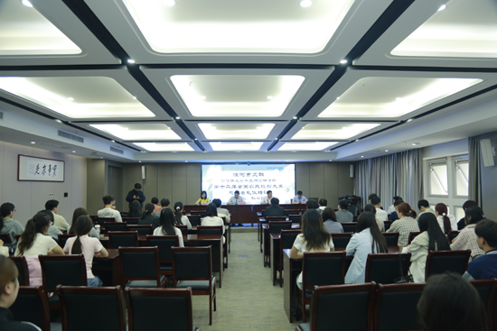 dbeaea10cb8107e4c9565f0ebe36d745_1-25091GAI9648.png